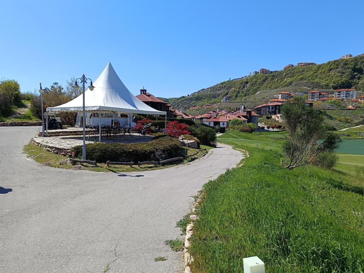 Thracian Cliffs Апартамент Голф Холидей Kavarna Exterior foto