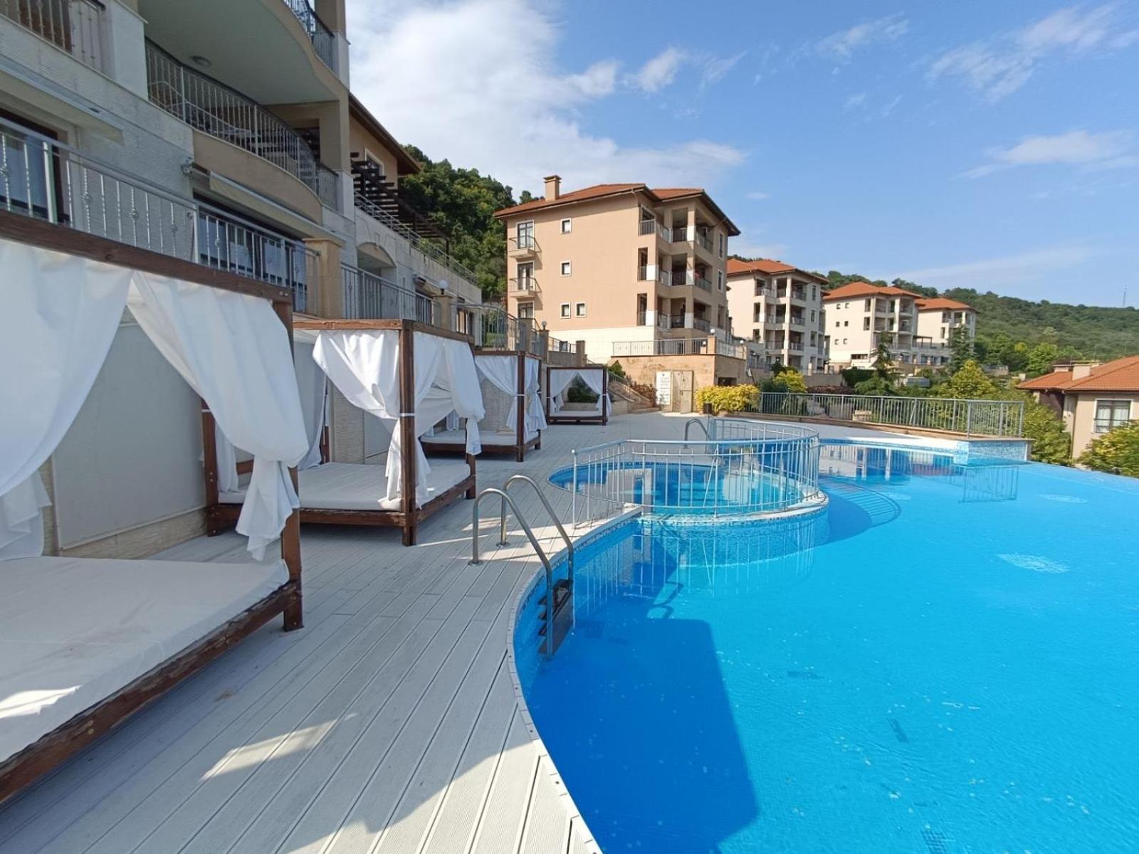 Thracian Cliffs Апартамент Голф Холидей Kavarna Exterior foto