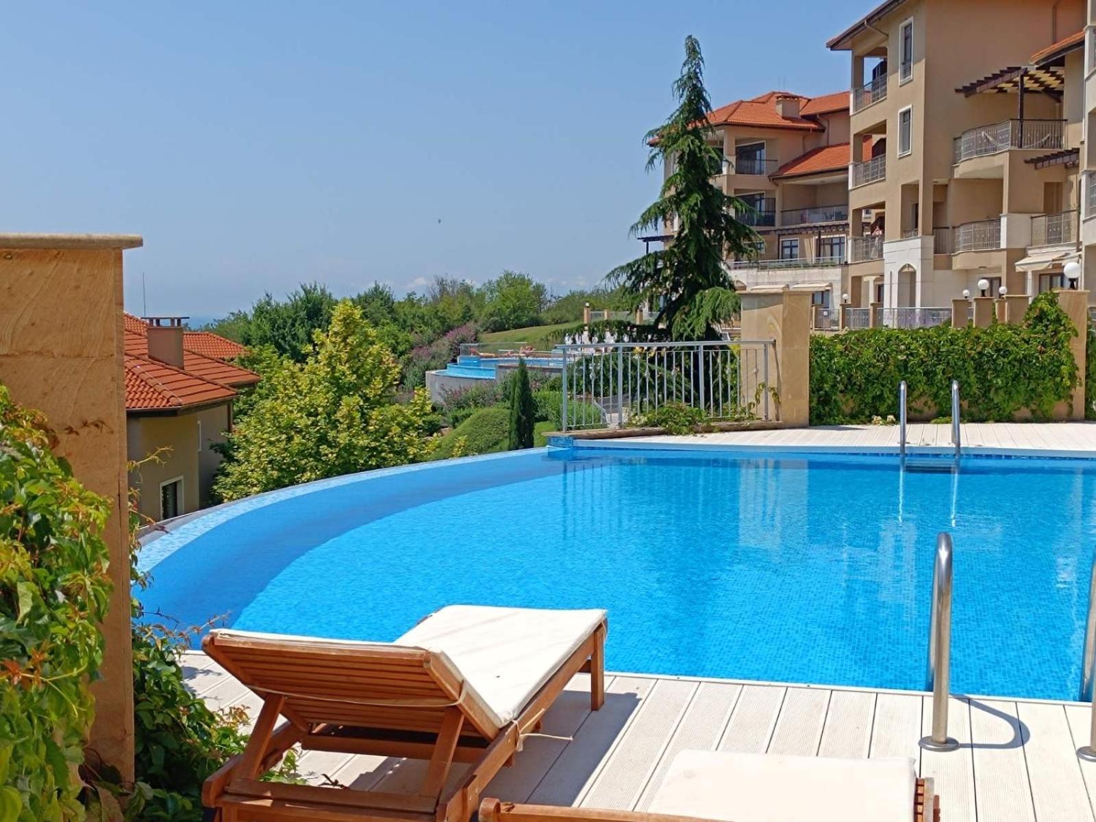 Thracian Cliffs Апартамент Голф Холидей Kavarna Exterior foto